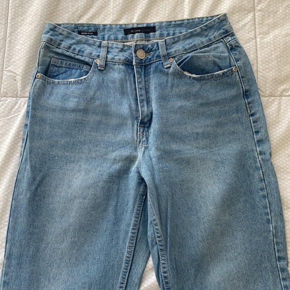 Mom jean. Good condition - Picture 2 of 5
